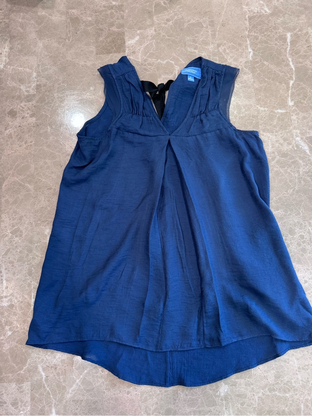 Simply Vera Vera Wang Navy Blue Sleeveless Pleated Blouse - Bow Tie Back - Small